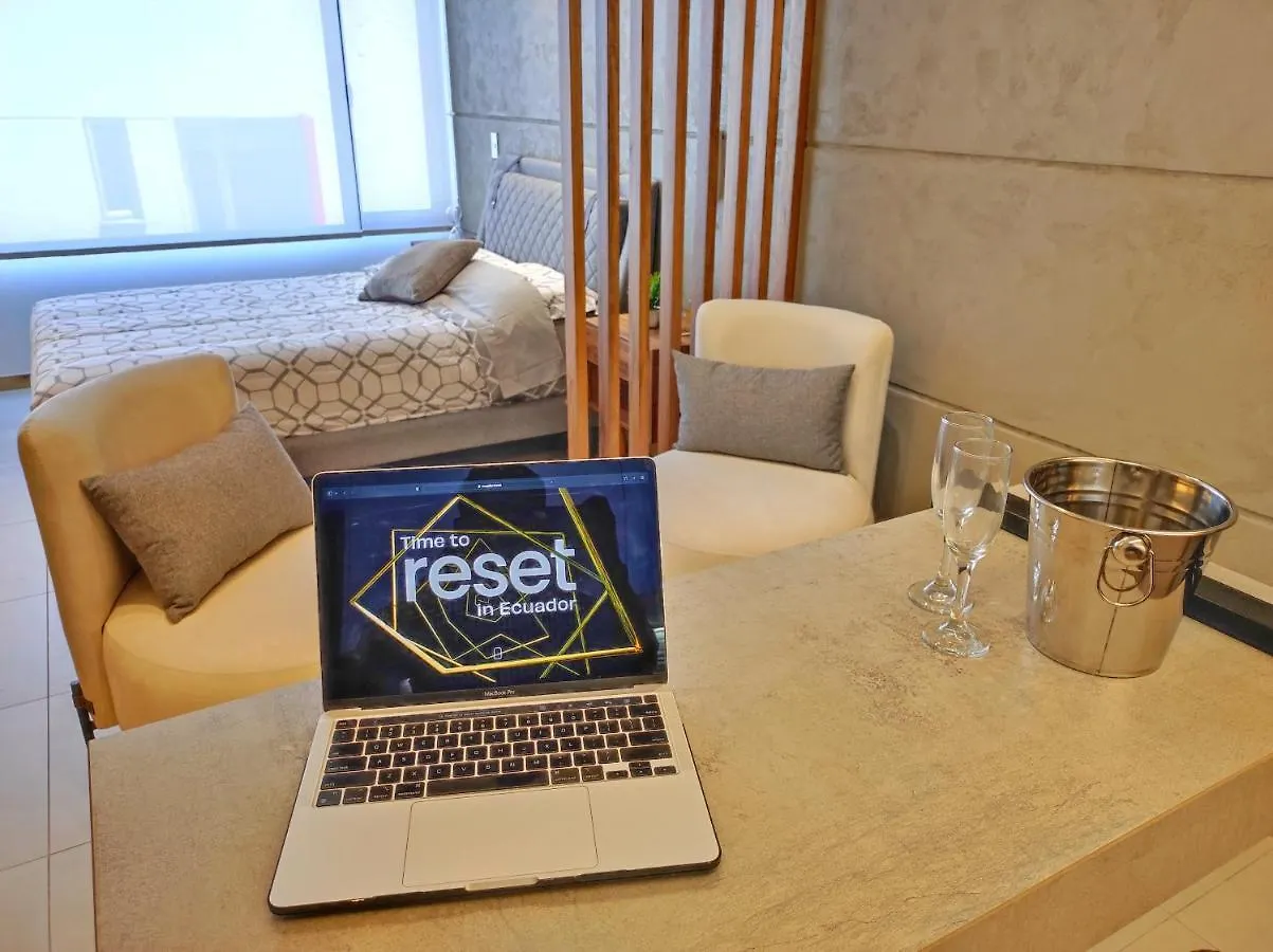 Charming Studio Quito Carolina Coliving Ecuador